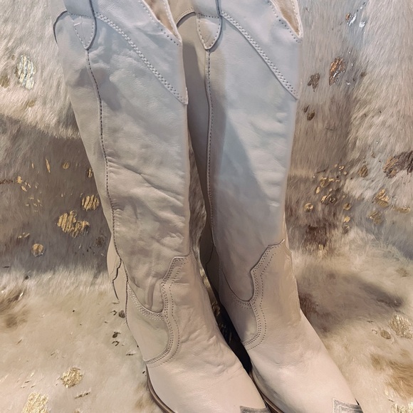 NWOT Free People Brayden Creme Leather
Western Boots - Picture 3 of 4